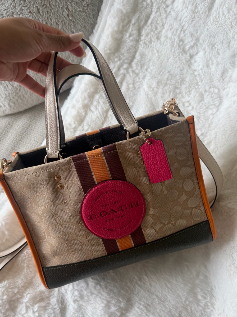 Coach Dempsey Tote 22 Signature authentic